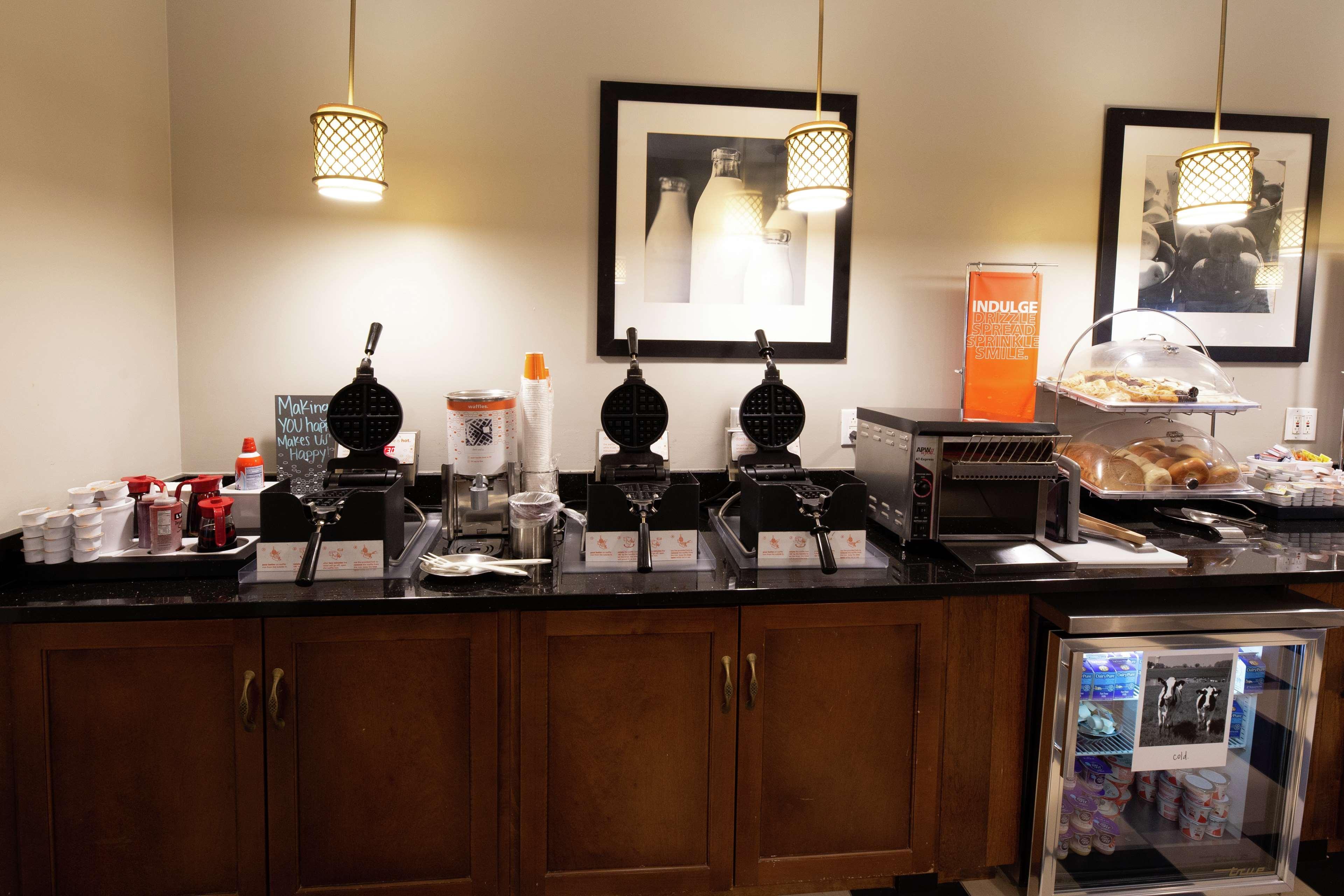 Hampton Inn & Suites Raleigh Cary Lenovo Center Εξωτερικό φωτογραφία