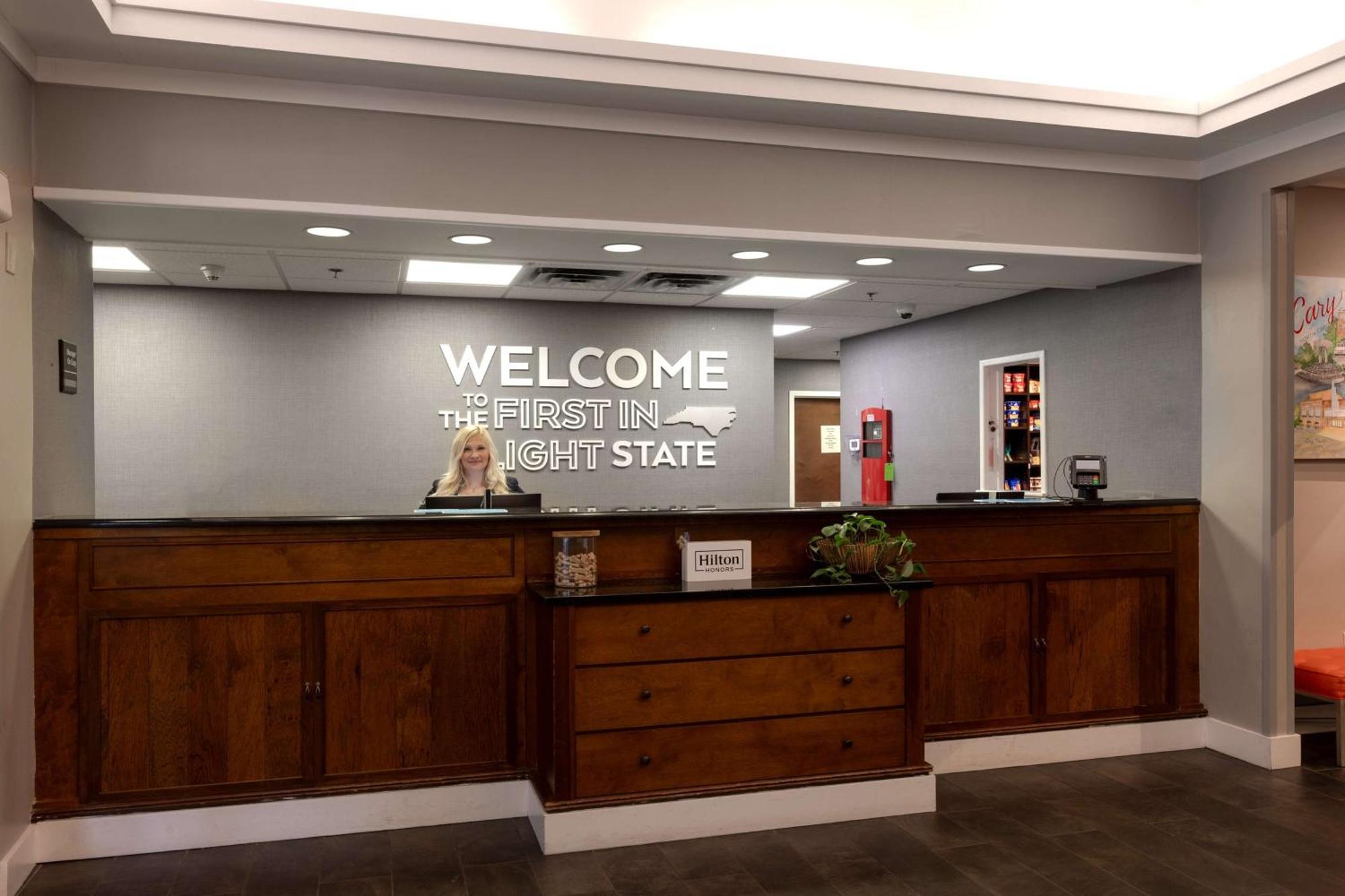 Hampton Inn & Suites Raleigh Cary Lenovo Center Εξωτερικό φωτογραφία